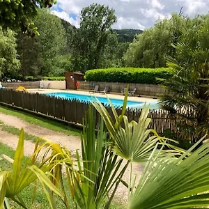 Les Berges Du Doux Camping